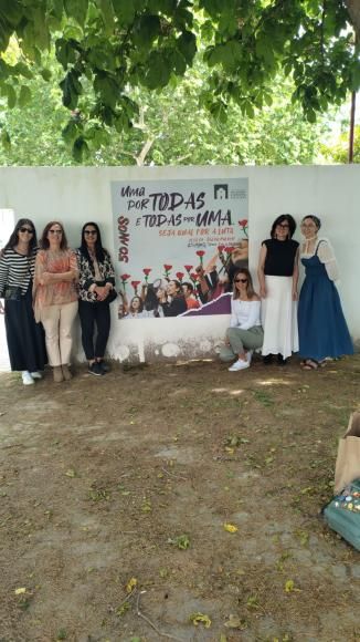 Mural comemorativo dos 50 anos do 25 de Abril | Associa&ccedil;&atilde;o Ser Mulher