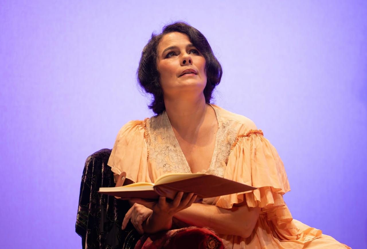 FLORBELA FLORBELA | Teatro Garcia de Resende 